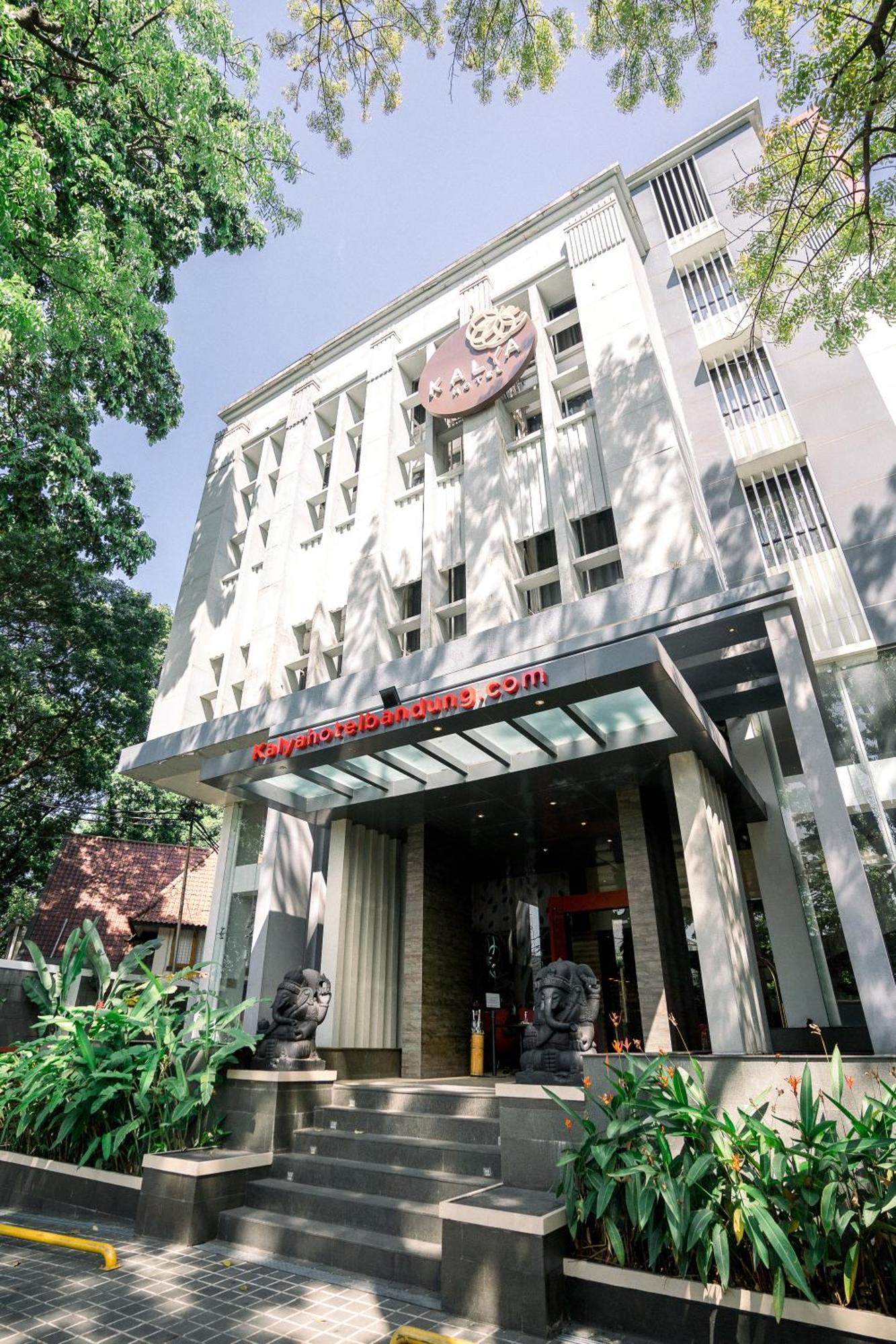 Kalya Hotel Bandung Dago Exterior photo